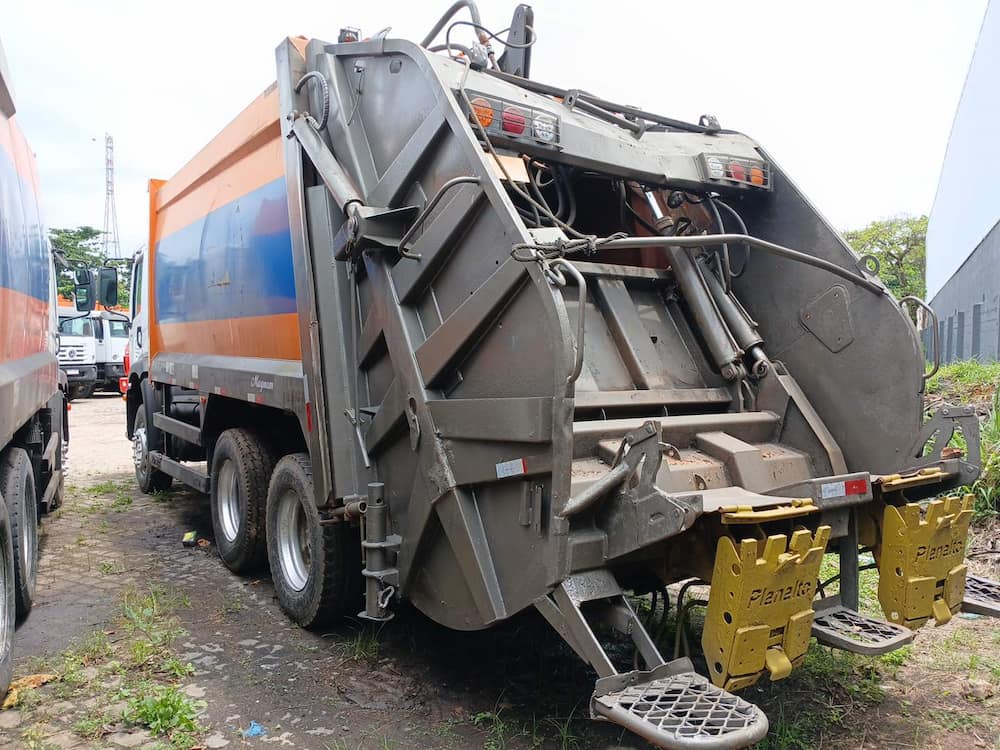 Volkswagen 24-260 E Constel. 6x2 2p (diesel)(E5)