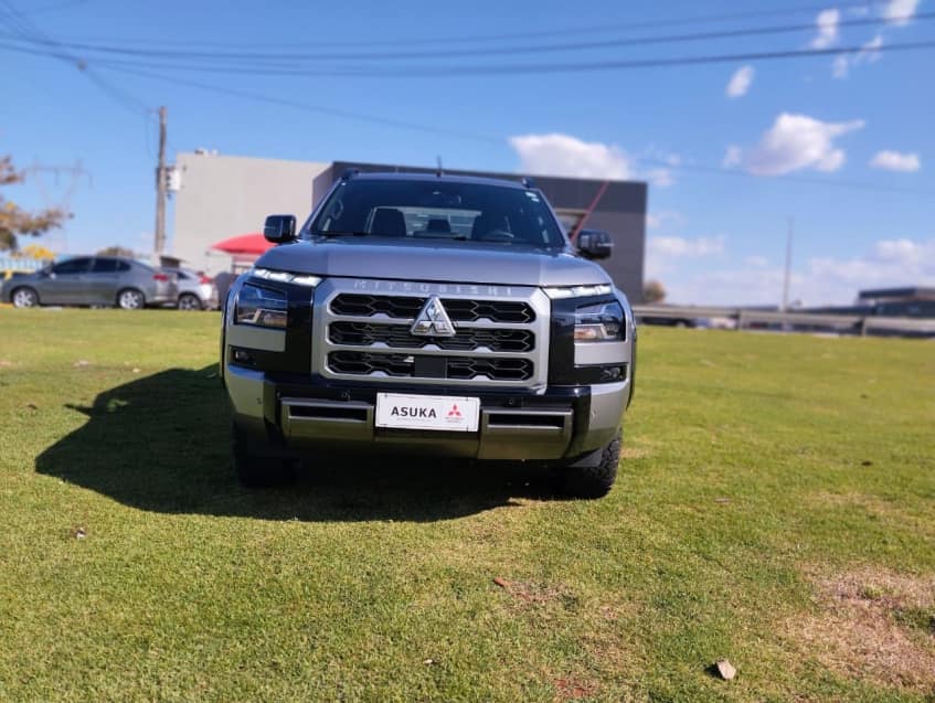 Mitsubishi TRITON 2.4 BITURBO DIESEL CD KATANA 4X4 AUTOMÁTICO