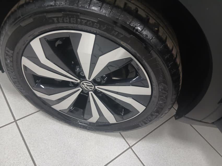 Volkswagen T-CROSS 1.0 200 TSI TOTAL FLEX AUTOMÁTICO 2025/2026