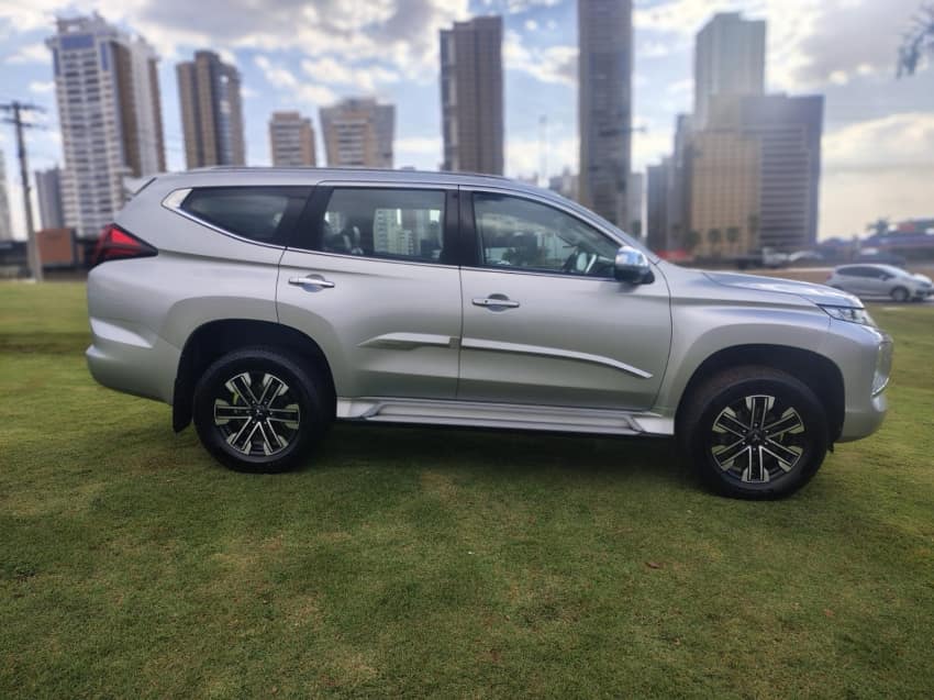 Mitsubishi PAJERO SPORT 2.4 16V MIVEC TURBO DIESEL HPE-S AWD AUTOMÁTICO