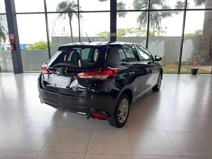 TOYOTA YARIS SA XL 15