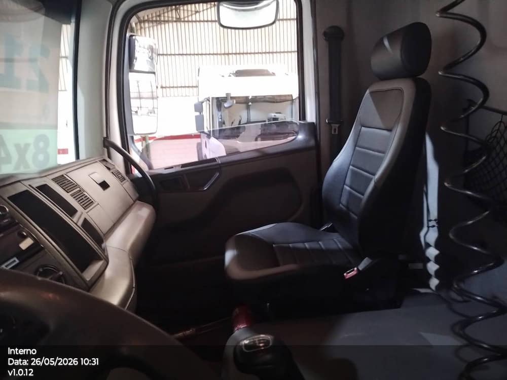 VOLKSWAGEN 31-330 E CONSTEL. 2P DIESEL E5 8X4