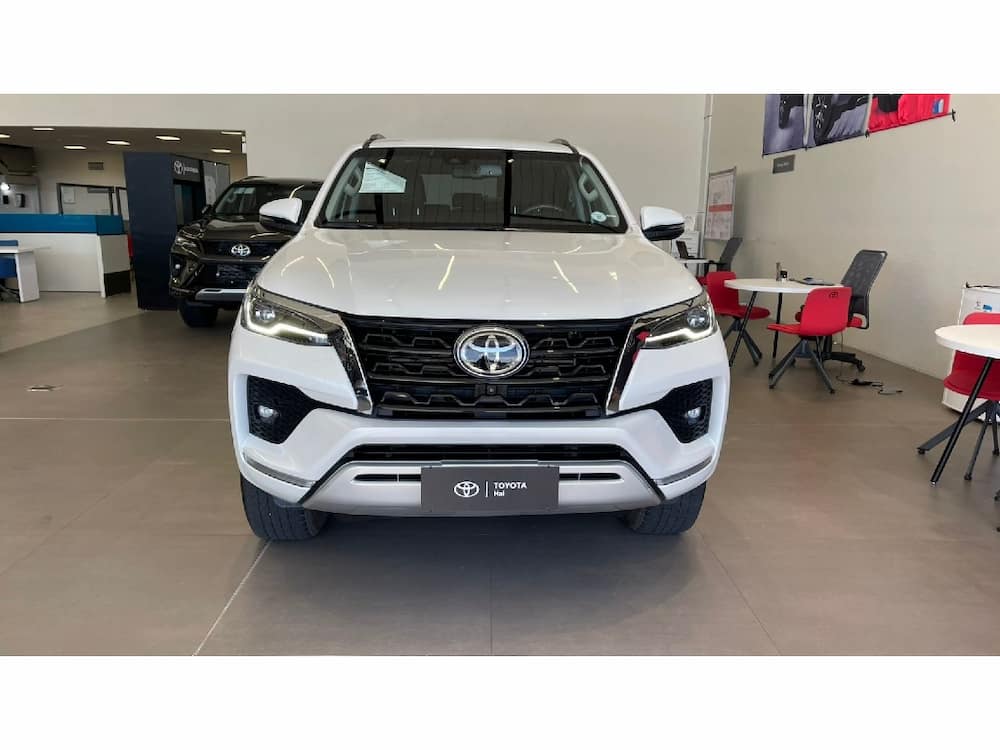 TOYOTA HILUX SW4 2.8 D-4D TURBO DIESEL SRX 4X4 AUTOMÁTICO