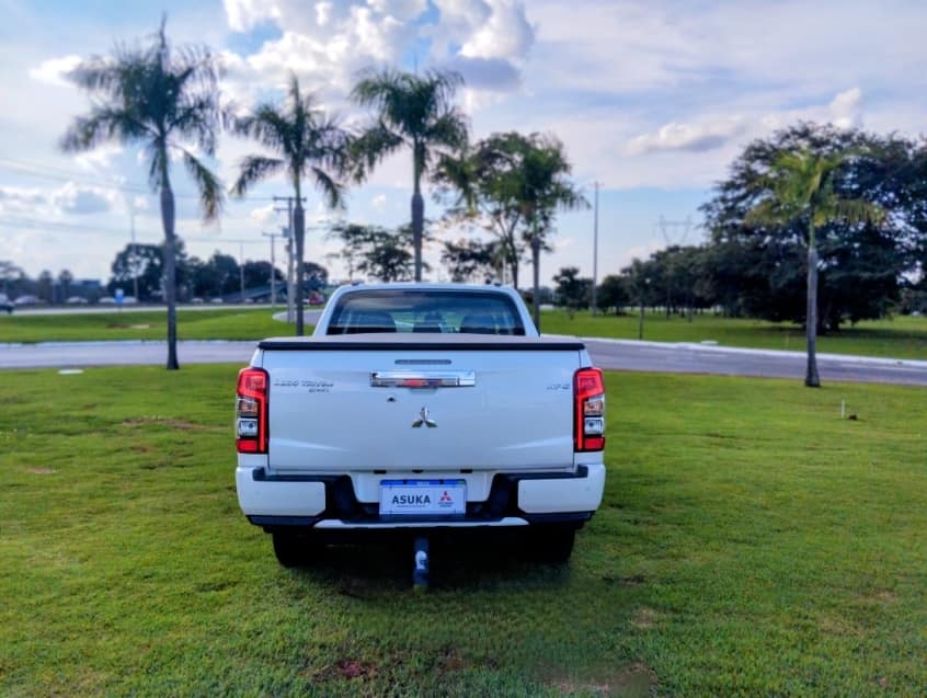 Mitsubishi L200 TRITON 2.4 16V TURBO DIESEL SPORT HPE CD 4P 4X4 AUTOMÁTICO