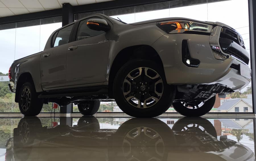 Toyota HILUX CD SRV 2.0 4X4 DIESEL AUT 2025