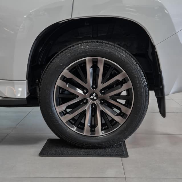 Mitsubishi PAJERO SPORT 2.4 16V MIVEC TURBO DIESEL LEGEND AWD AUTOMÁTICO 2024/2025