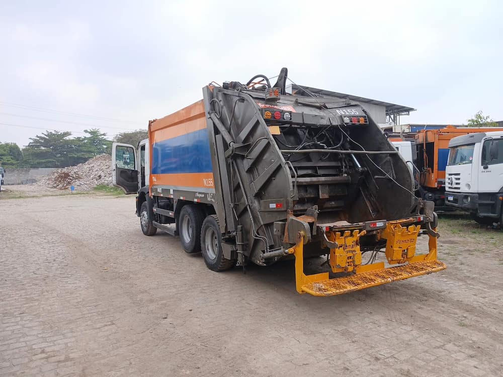 Volkswagen 24-260 E Constel. 6x2 2p (diesel)(E5)