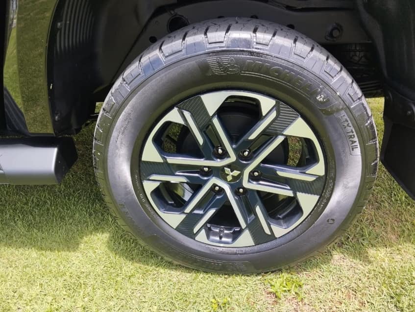 Mitsubishi L200 TRITON 2.4 TURBO DIESEL 4X4 AT SPORT HPE-S