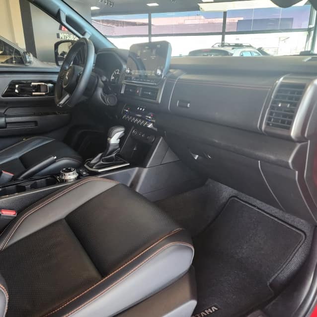 Mitsubishi TRITON 2.4 BITURBO DIESEL CD KATANA 4X4 AUTOMÁTICO 2025/2026