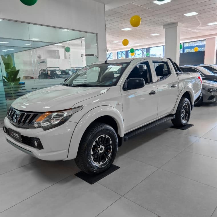 Mitsubishi L200 TRITON 2.4 16V TURBO DIESEL SPORT GLS CD 4P 4X4 AUTOMÁTICO 2023/2024