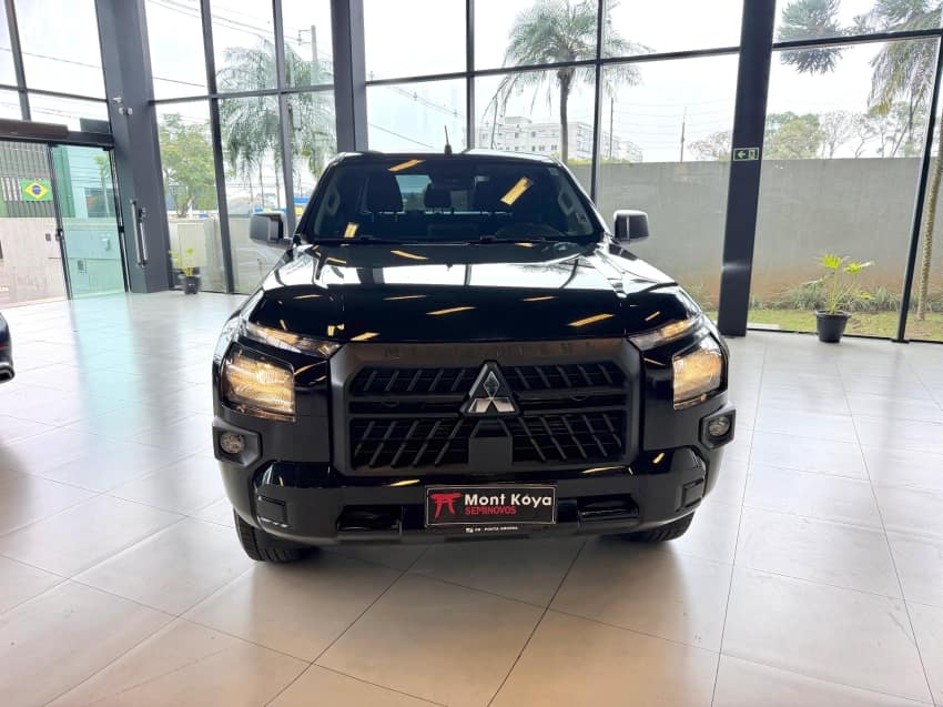 Mitsubishi TRITON 2.4 BITURBO DIESEL CD GLS 4X4 AUTOMÁTICO 2025/2026