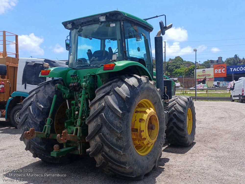 JOHN DEERE 7200J