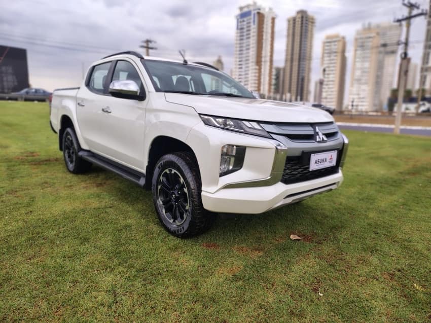 Mitsubishi L200 TRITON 2.4 16V TURBO DIESEL SPORT HPE CD 4P 4X4 AUTOMÁTICO