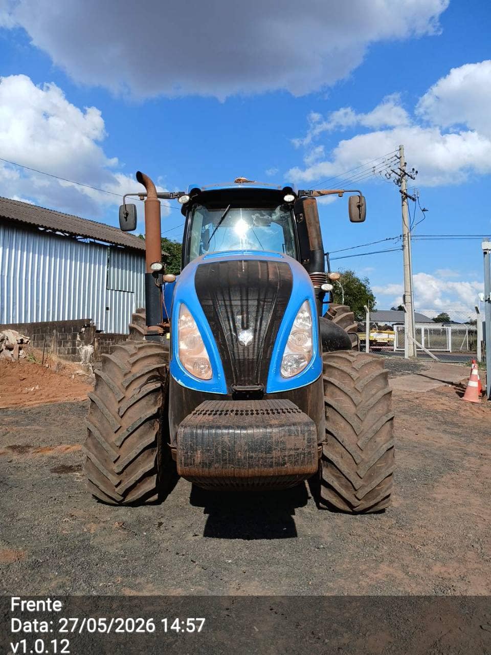 NEW HOLLAND T 8.325