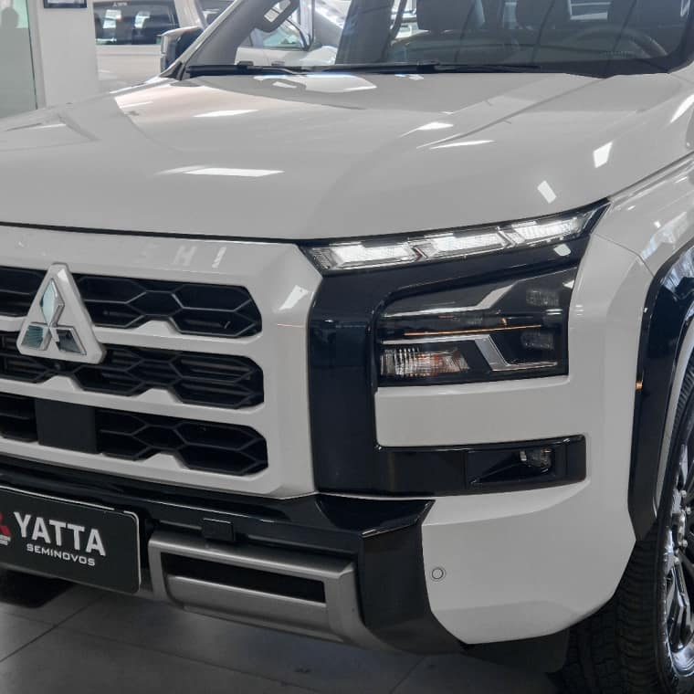 Mitsubishi TRITON 2.4 BITURBO DIESEL CD KATANA 4X4 AUTOMÁTICO 2025/2026