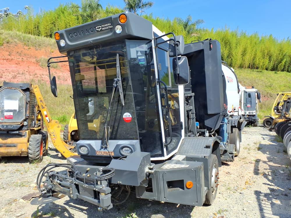 PIONEIRA VARREDEIRA MECANICA SUCÇÃO