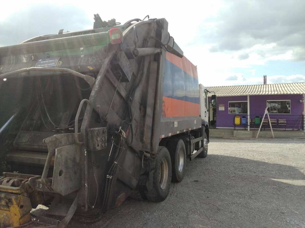 Volkswagen 24-260 E Constel. 6x2 2p (diesel)(E5)