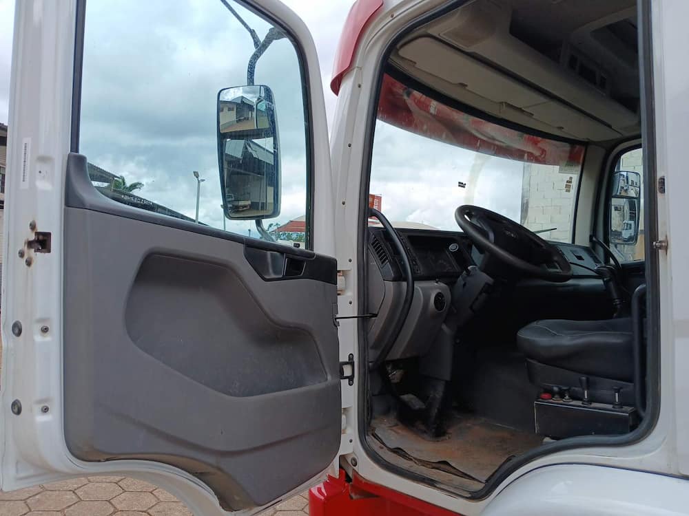 Volkswagen 31.330 Constellation 31.330 E DC