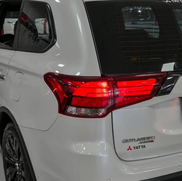 Mitsubishi OUTLANDER 3.0 MIVEC V6 GASOLINA HPE-S BLACK EDITION AWD AUTOMÁTICO 2021/2022