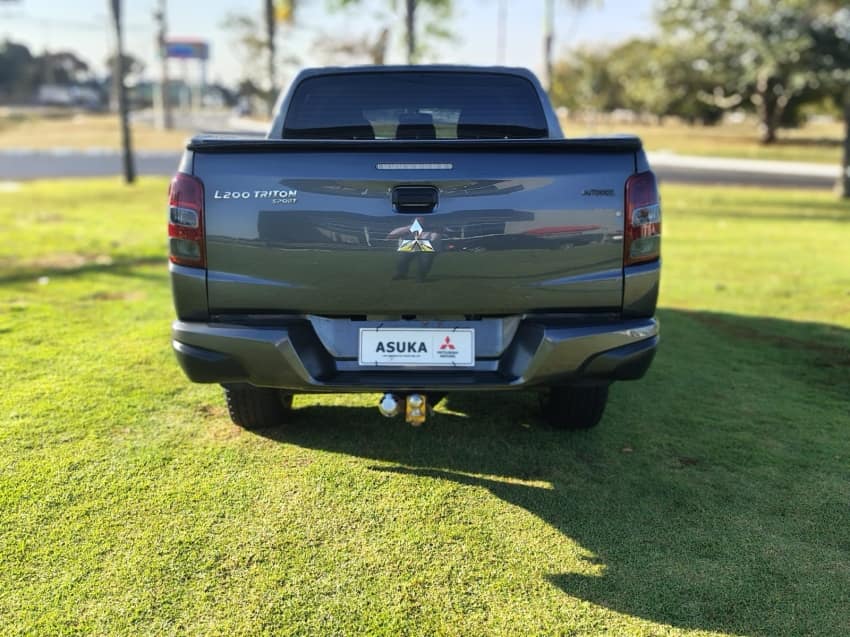 Mitsubishi L200 TRITON 2.4 16V TURBO DIESEL SPORT GLX CD 4P 4X4 MANUAL