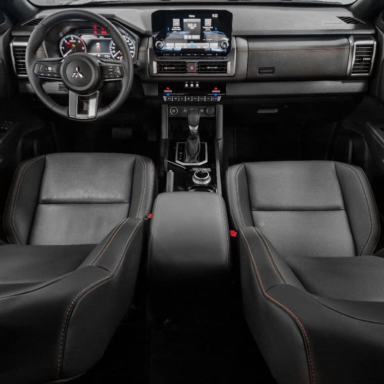 Mitsubishi TRITON 2.4 BITURBO DIESEL CD KATANA 4X4 AUTOMÁTICO 2026/2027