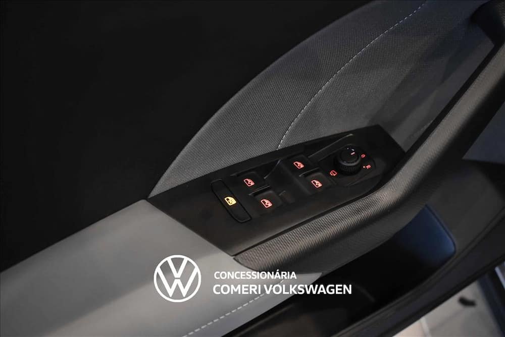 2027 VOLKSWAGEN T-CROSS 1.0 200 TSI TOTAL FLEX COMFORTLINE AUTOMÁTICO