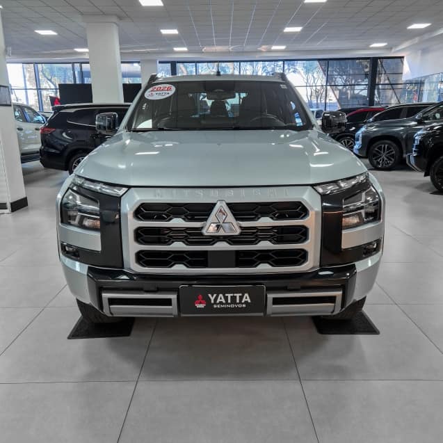 Mitsubishi TRITON 2.4 BITURBO DIESEL CD KATANA 4X4 AUTOMÁTICO 2025/2026