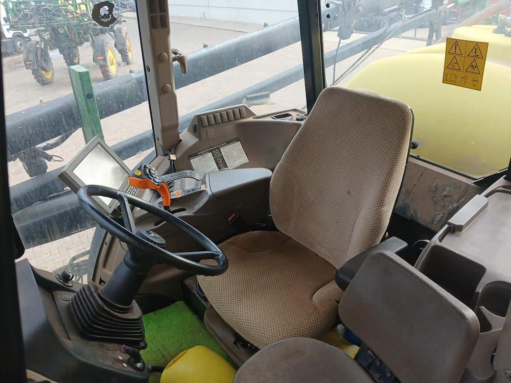 JOHN DEERE M4025
