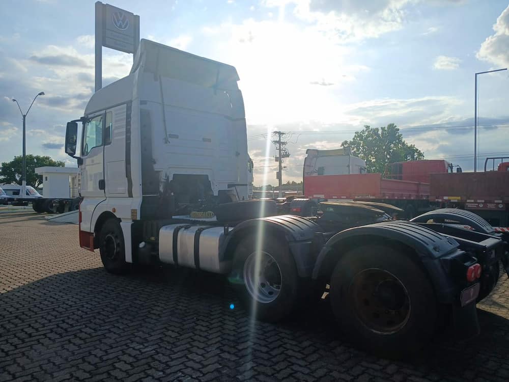 VOLKSWAGEN 29.520 METEOR 6X4