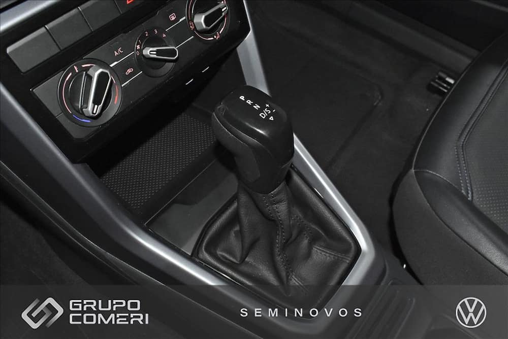 2024 VOLKSWAGEN T-CROSS 1.0 200 TSI TOTAL FLEX AUTOMÁTICO