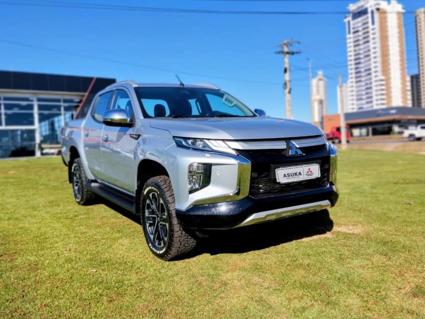 Mitsubishi L200 TRITON 2.4 16V TURBO DIESEL SPORT HPE-S CD 4P 4X4 AUTOMÁTICO