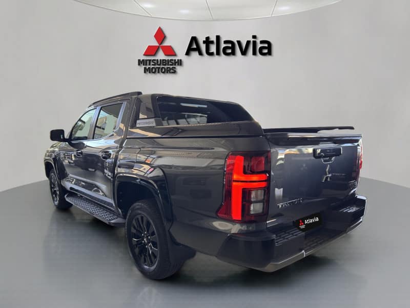 Mitsubishi Nova Triton  2.4 Katana