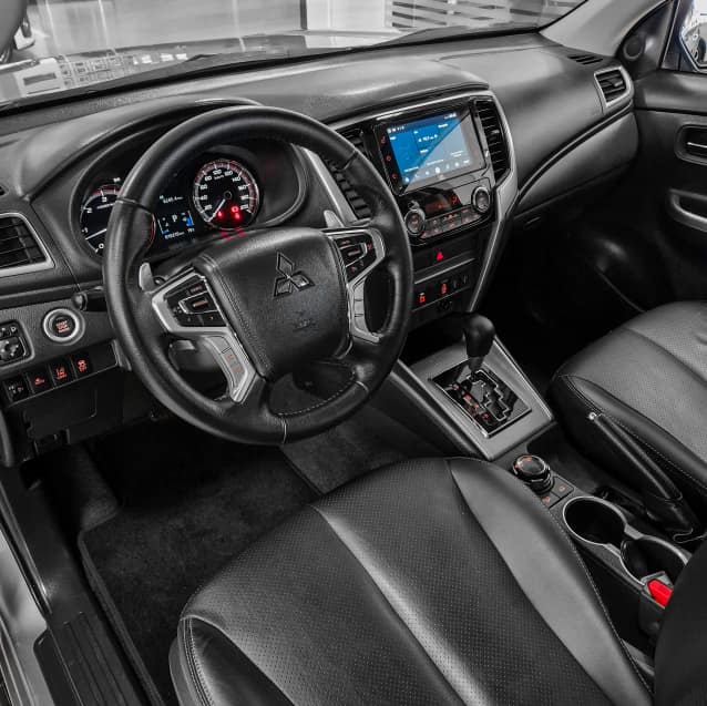 Mitsubishi L200 TRITON 2.4 16V TURBO DIESEL SPORT HPE-S CD 4P 4X4 AUTOMÁTICO 2024/2025
