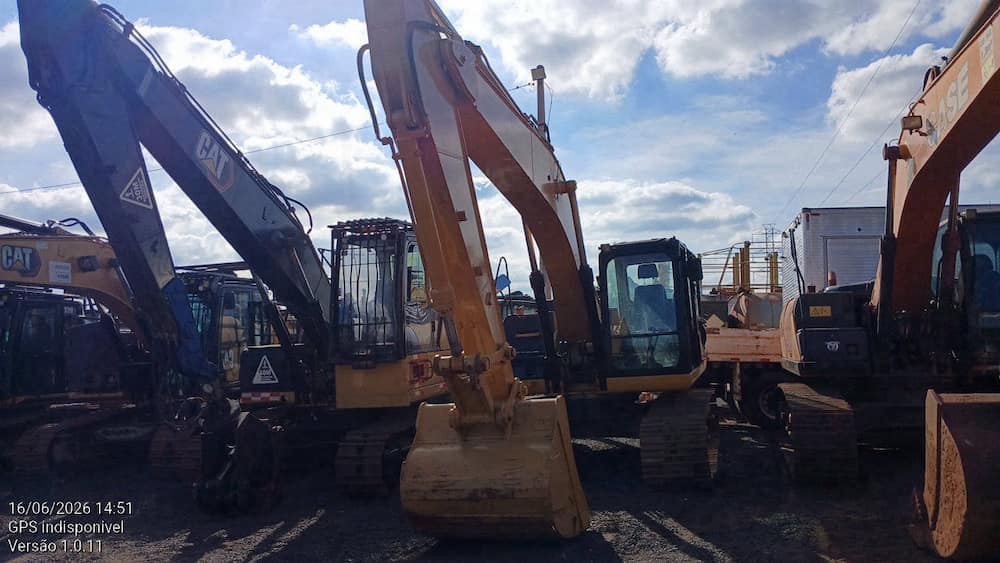 CATERPILLAR CAT 320