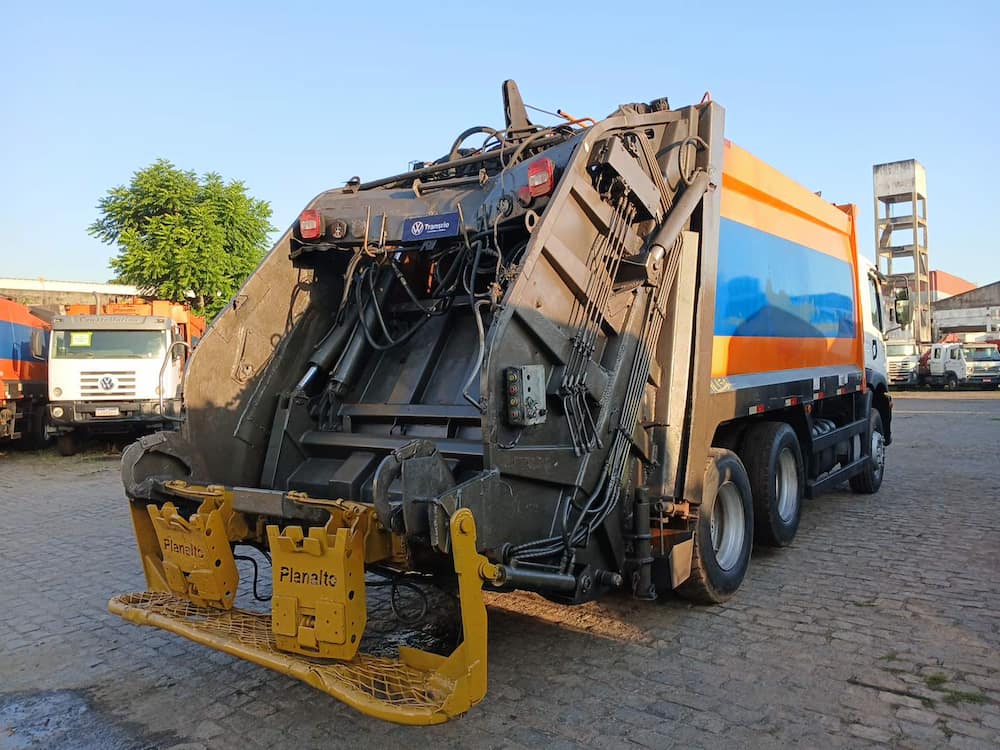 Volkswagen 24-260 E Constel. 6x2 2p (diesel)(E5)