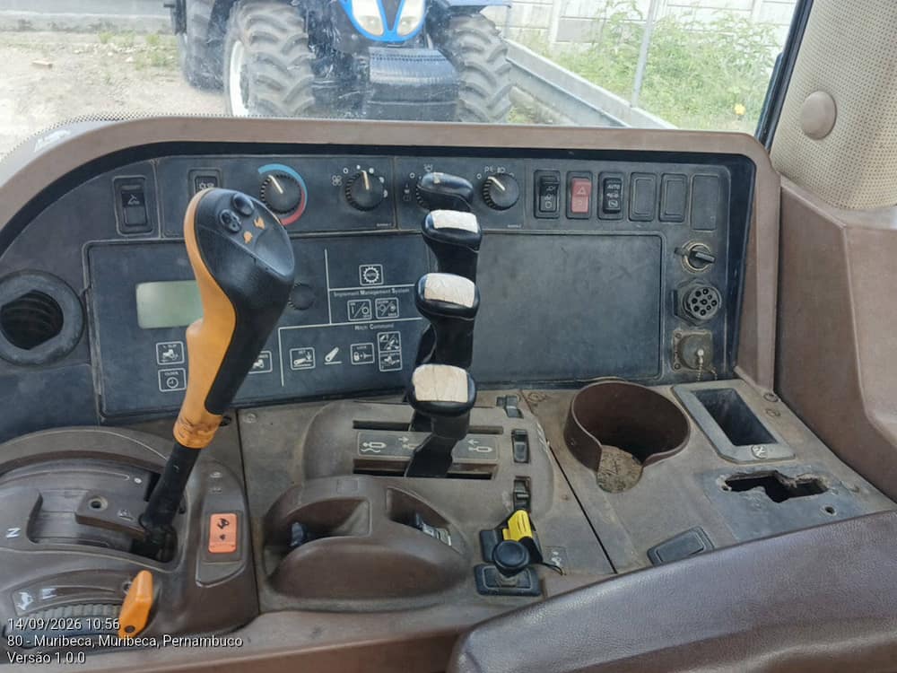 JOHN DEERE 7200J