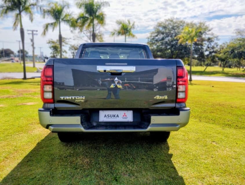 Mitsubishi TRITON 2.4 BITURBO DIESEL CD HPE-S 4X4 AUTOMÁTICO