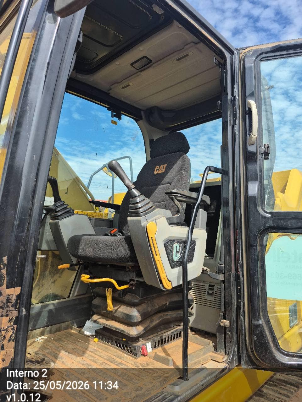 CATERPILLAR CAT 320