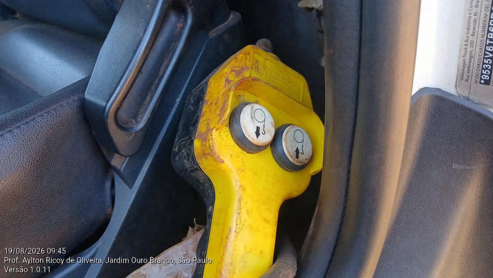 VOLKSWAGEN 11-180 DELIVERY 2P DIESEL E5