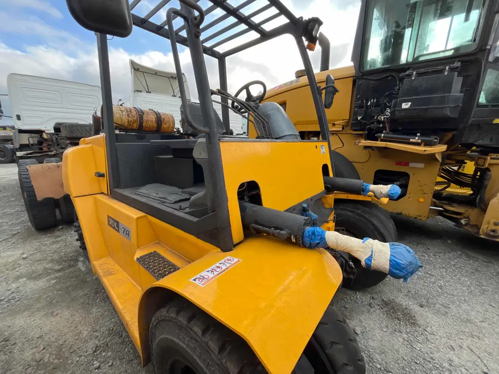 HYUNDAI 70l-7a