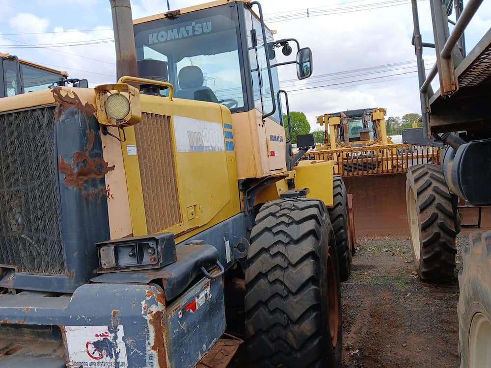 KOMATSU WA200