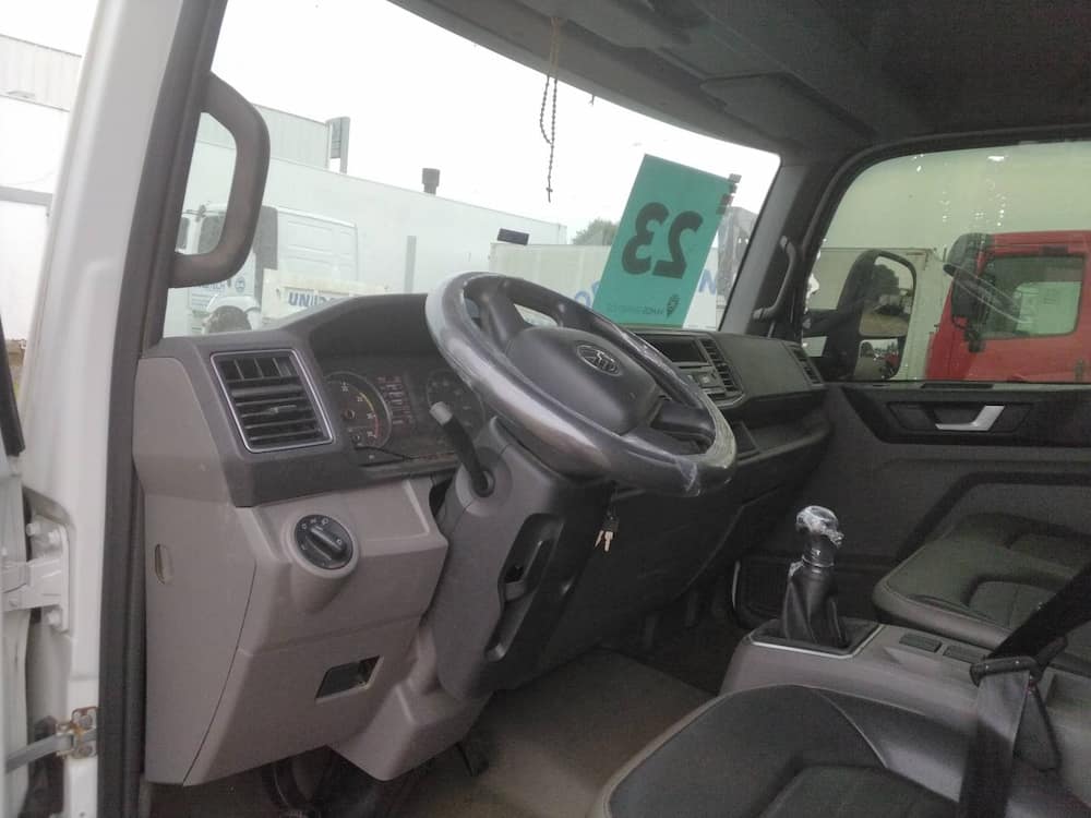 VOLKSWAGEN 11-180 DELIVERY 2P DIESEL E5