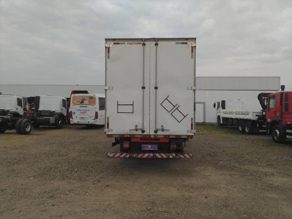 VOLKSWAGEN 11-180 DELIVERY 2P DIESEL E5