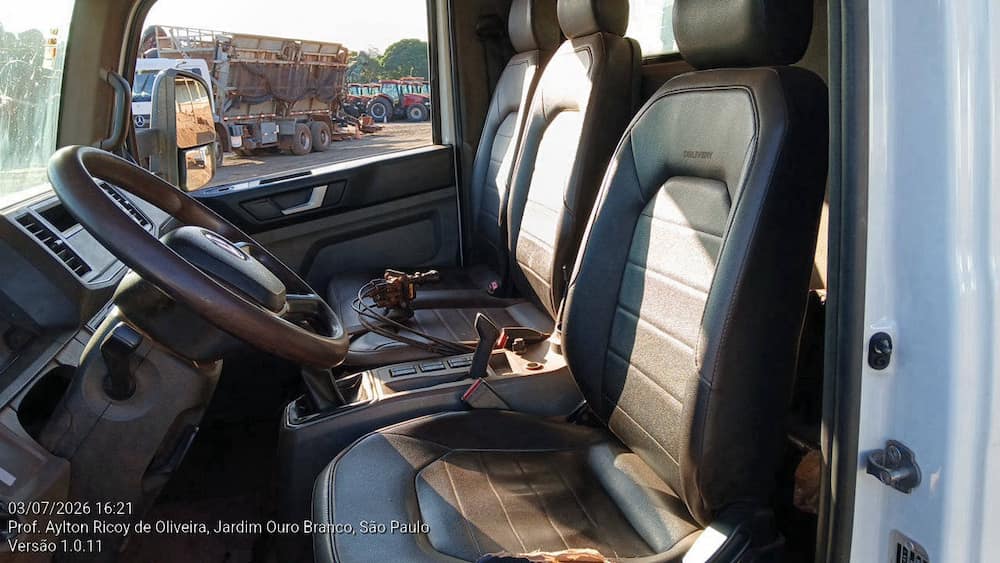 VOLKSWAGEN 11-180 DELIVERY 2P DIESEL E5