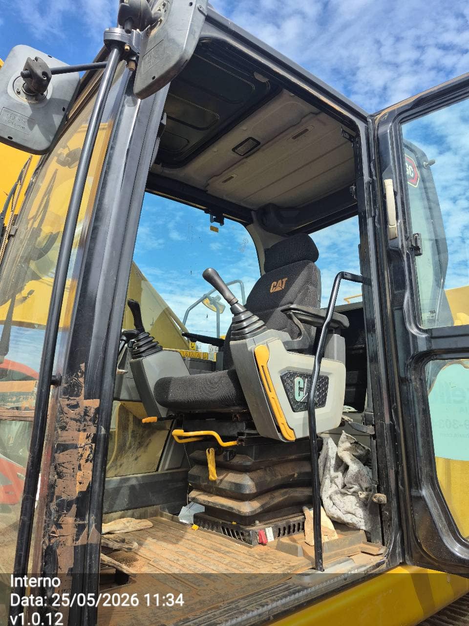 CATERPILLAR CAT 320