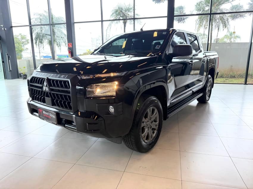 Mitsubishi TRITON 2.4 BITURBO DIESEL CD GLS 4X4 AUTOMÁTICO 2025/2026