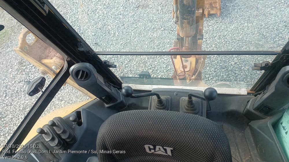CATERPILLAR RETROESCAVADEIRA 416F