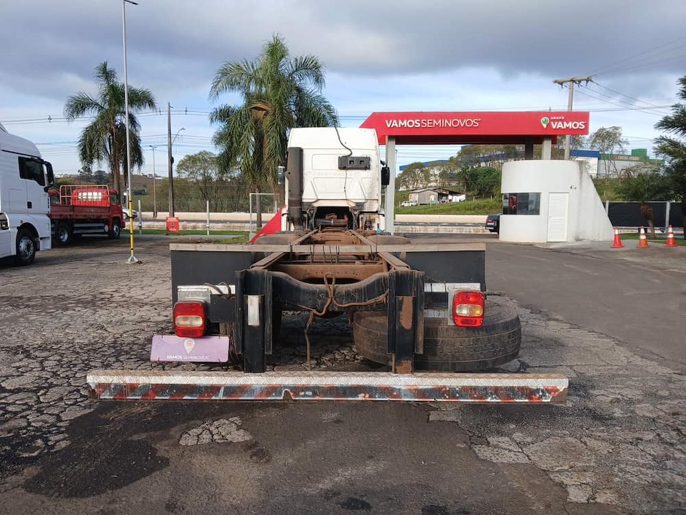 Volkswagen 30-330 Constellation 8x2 2p (diesel)(E5)