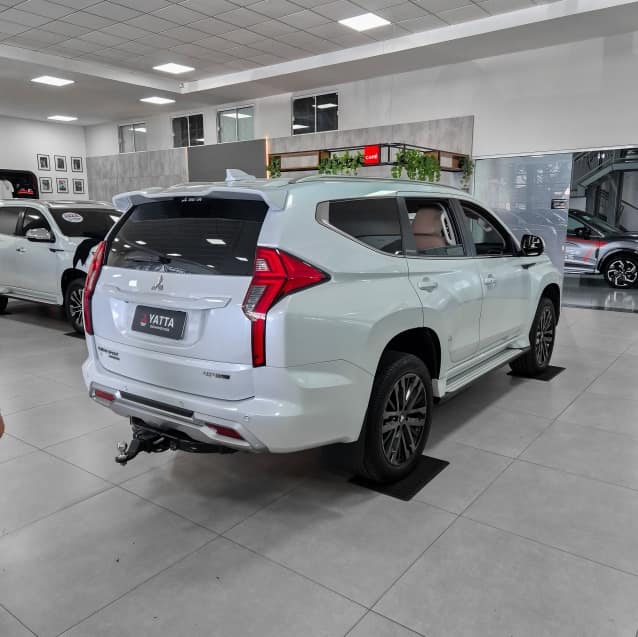 Mitsubishi PAJERO SPORT 2.4 16V MIVEC TURBO DIESEL LEGEND AWD AUTOMÁTICO 2024/2025