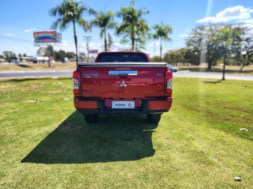 Mitsubishi L200 TRITON 2.4 16V TURBO DIESEL SPORT HPE CD 4P 4X4 AUTOMÁTICO